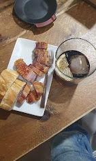Tapa con vino